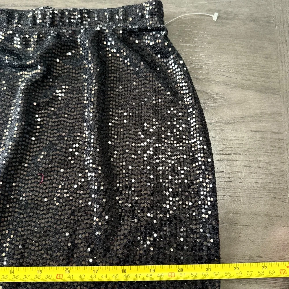 Bebe 2 piece Black Sequin set-cropped short sleeve Top and midi skirt‎ Size XL